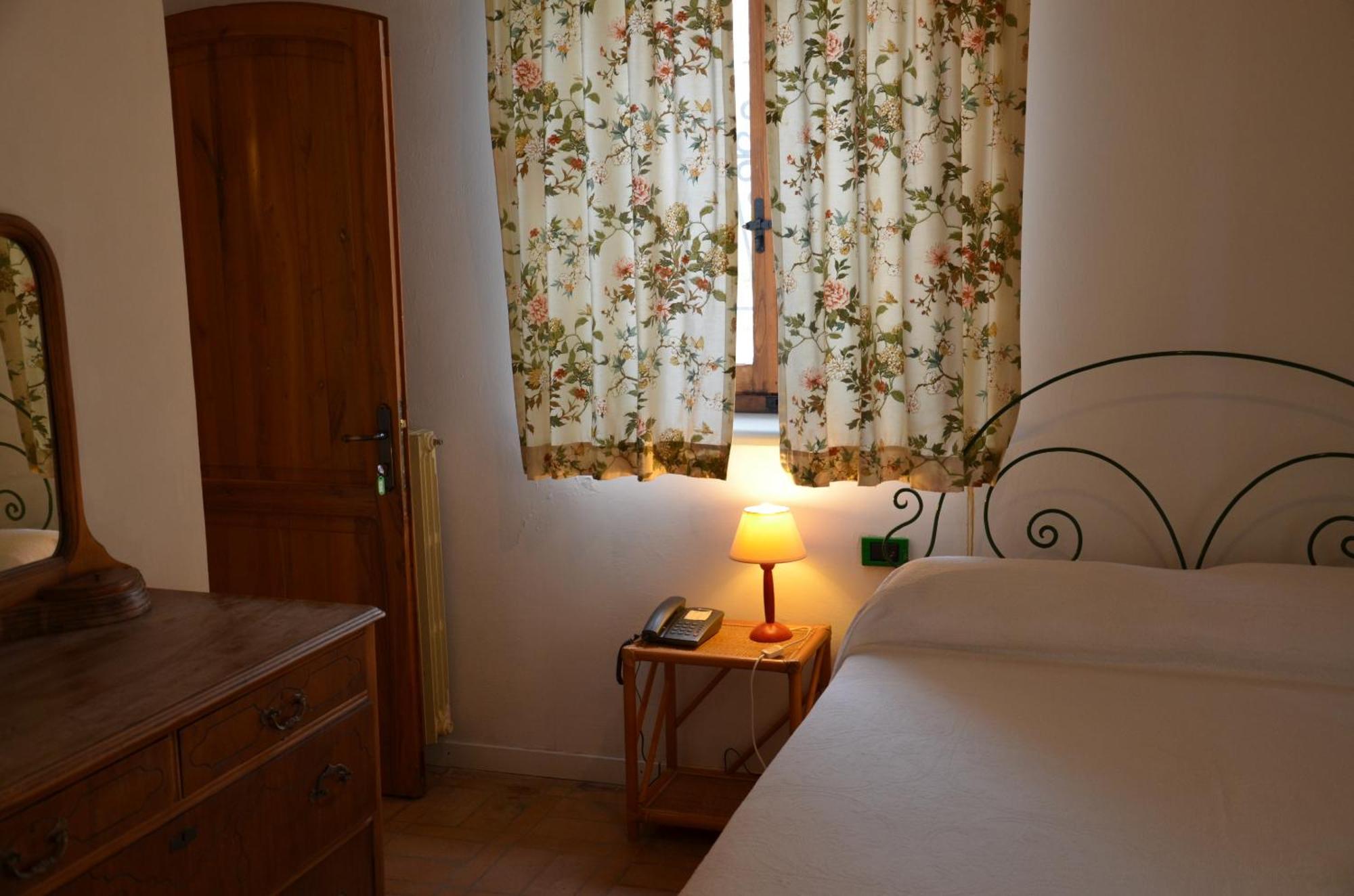 Borgo Piazza Bed & Breakfast กาตันซาโร ห้อง รูปภาพ