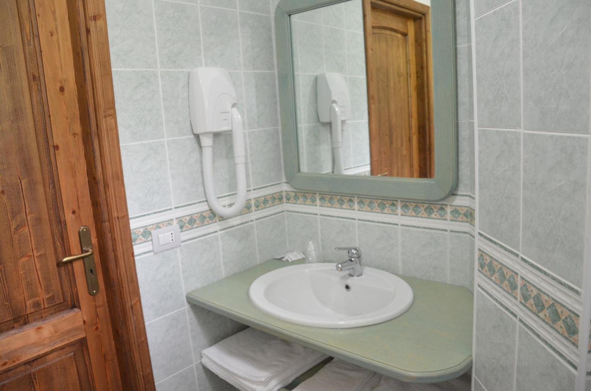 Borgo Piazza Bed & Breakfast กาตันซาโร ห้อง รูปภาพ