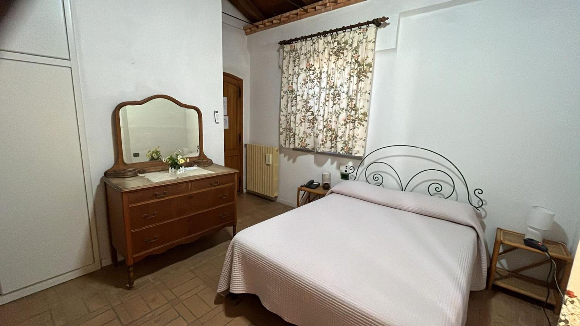 Borgo Piazza Bed & Breakfast กาตันซาโร ภายนอก รูปภาพ