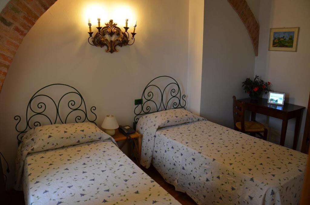 Borgo Piazza Bed & Breakfast กาตันซาโร ห้อง รูปภาพ