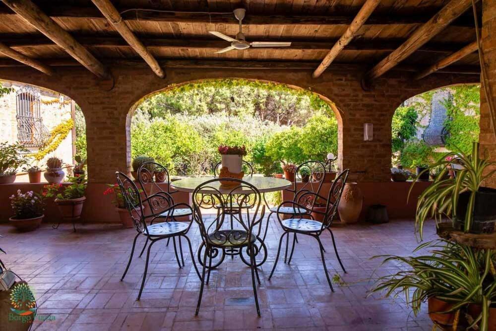 Borgo Piazza Bed & Breakfast กาตันซาโร ภายนอก รูปภาพ